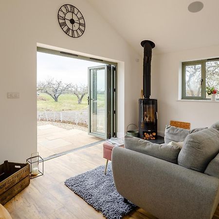 Bramley Cottage North Weald Exterior photo